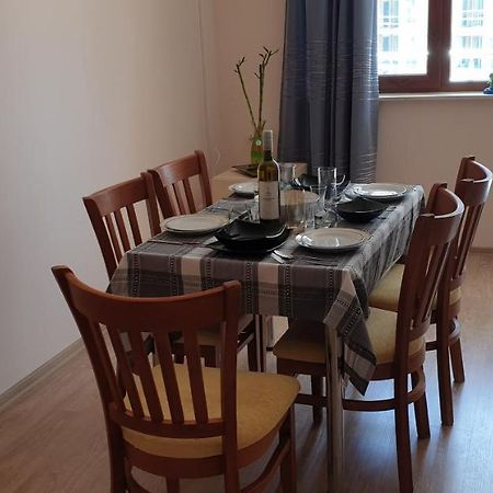Family Holiday Apartments Breez 1 Warna Exterior foto