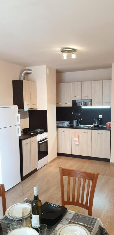 Family Holiday Apartments Breez 1 Warna Exterior foto