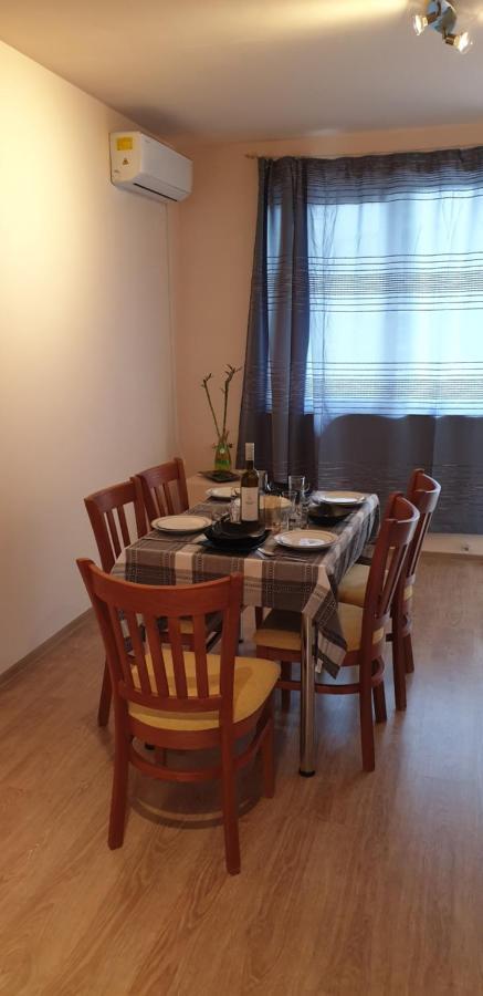 Family Holiday Apartments Breez 1 Warna Exterior foto